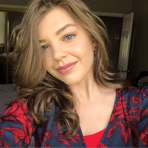 Meet your Posher, Laura